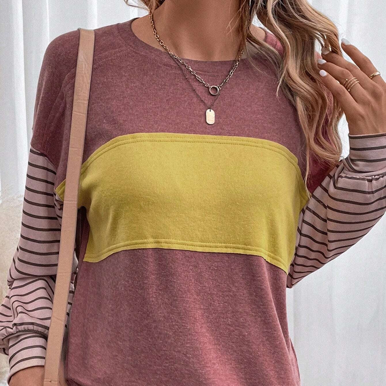 Crew neck striped long-sleeved slit T-shirt
