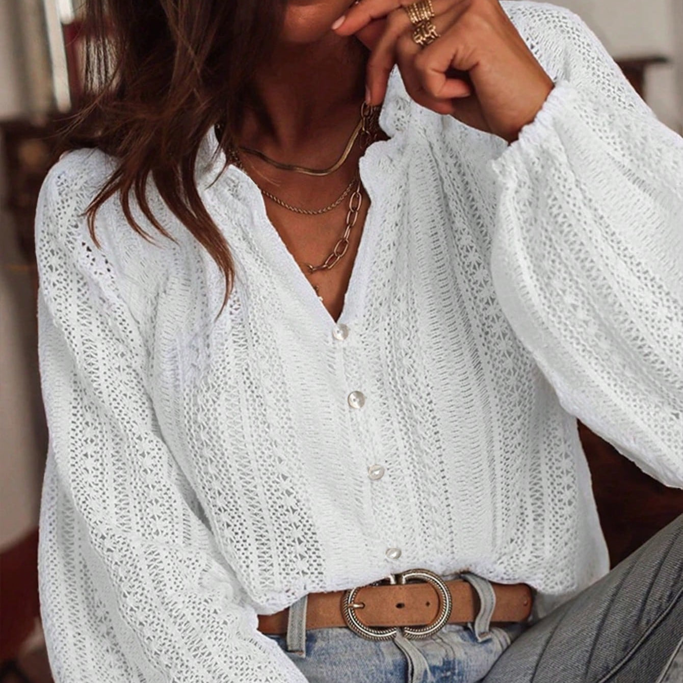 Women's long-sleeved V-neck shirt