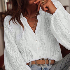 Women's long-sleeved V-neck shirt