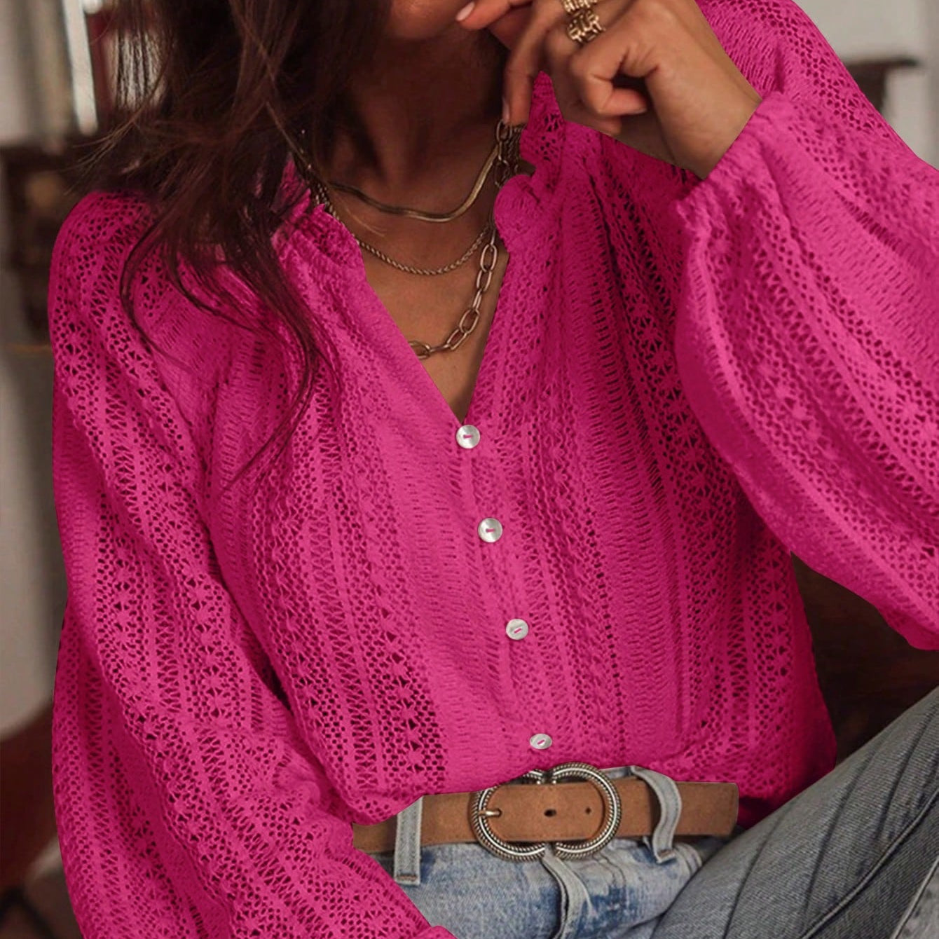 Women's long-sleeved V-neck shirt