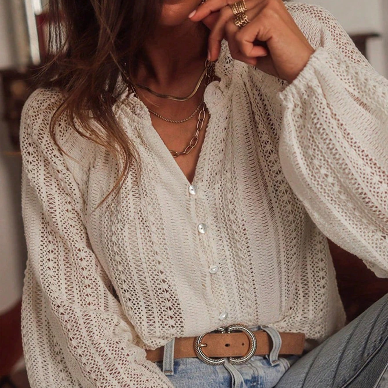 Women's long-sleeved V-neck shirt